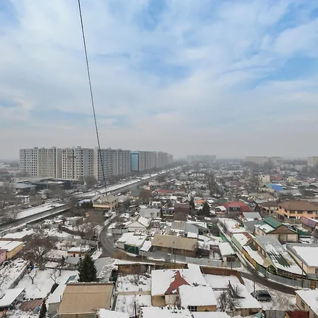 Большая Квартира На 8-9 Человек, С Красивым Видом 47 Almaty Exterior photo